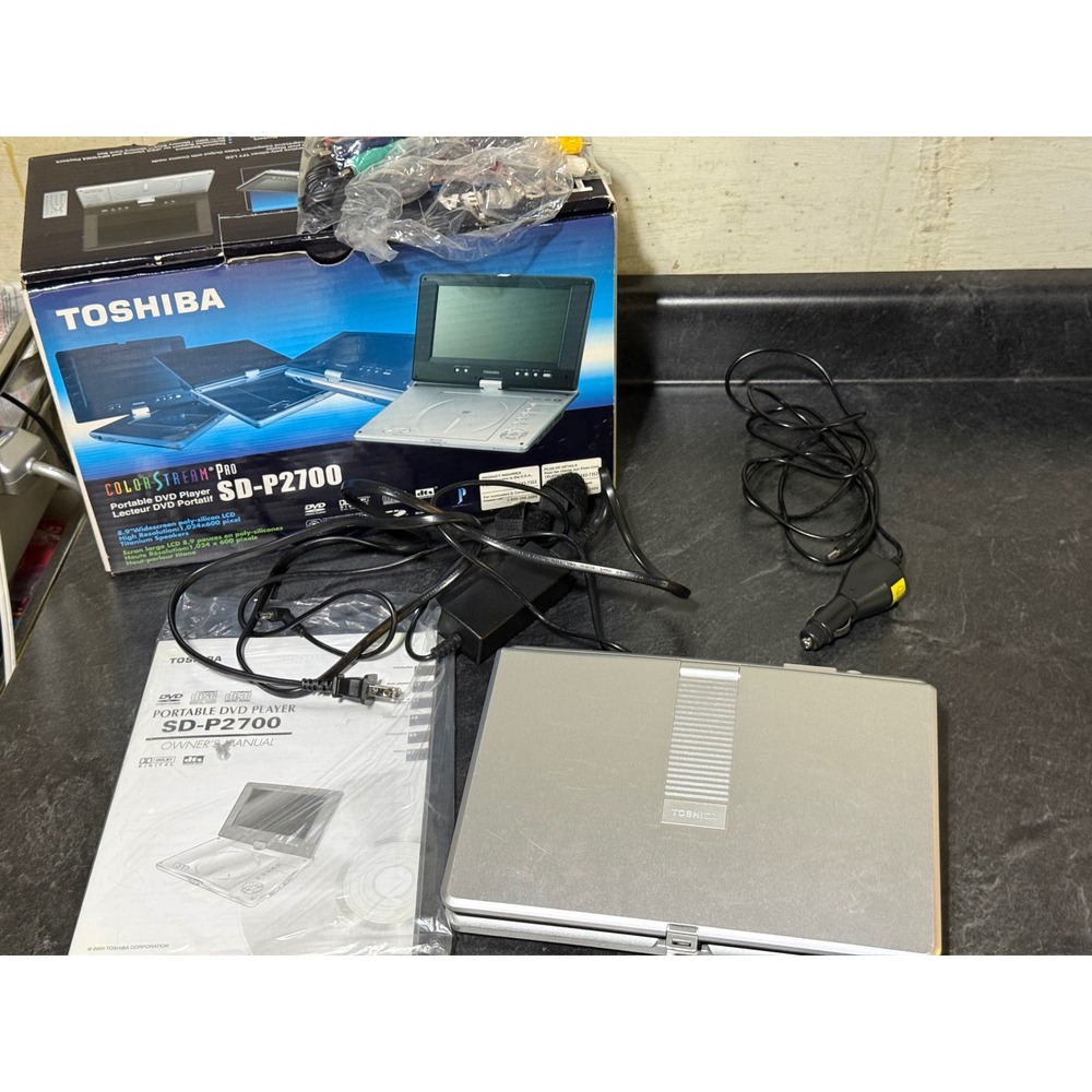 Toshiba SD-P2700 Portable DVD Player 8.9in Widescreen ColorStream Pro Silver - Picture 8 of 11